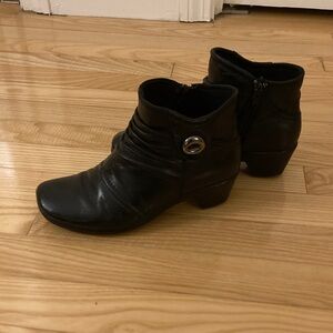 Earth Origins Black Ankle Booties